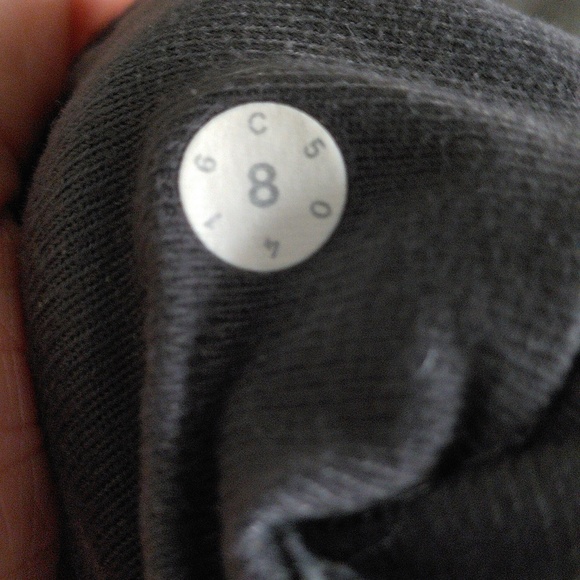 Lululemon Size 8 Grey Full Zip Knit Jacket *Flaw - Picture 4 of 16